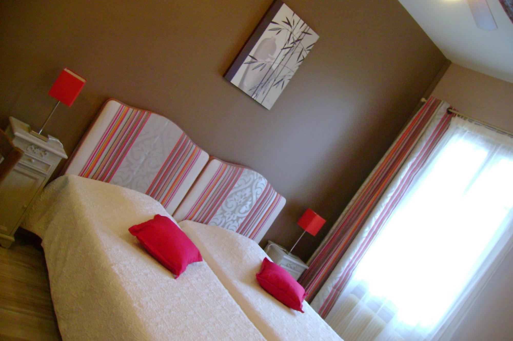 Logis Auberge De Tavel מראה חיצוני תמונה